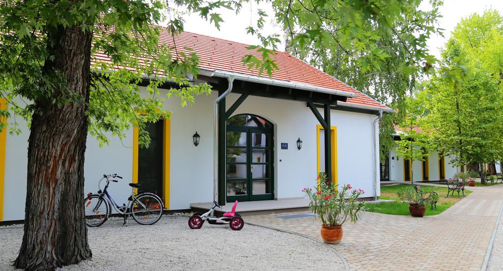 Hubertus Hof Landhotel Балатонфеньвеш Экстерьер фото