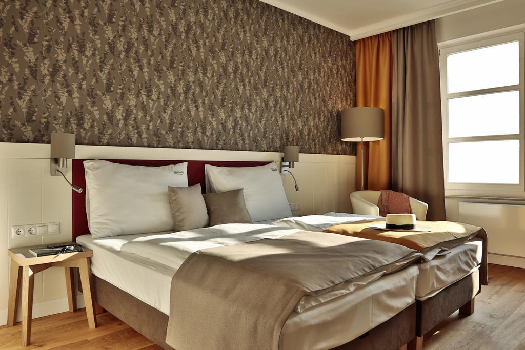 Hubertus Hof Landhotel Балатонфеньвеш Номер фото